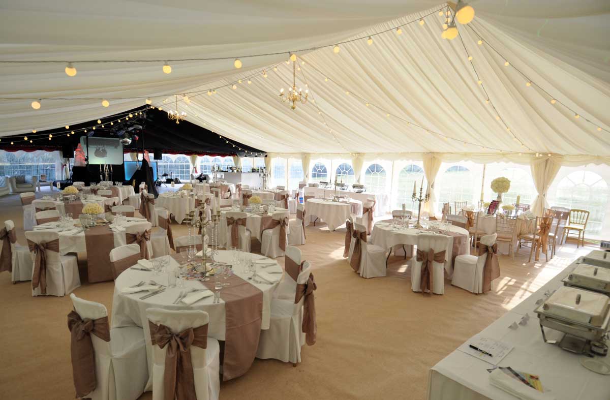 Top 10 Tips For Wedding Marquees