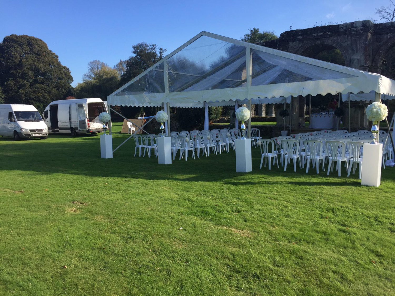 Top 10 Tips For Wedding Marquees